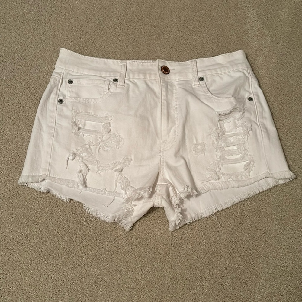 Like new! White American Eagle High Rise Shortie denim shorts